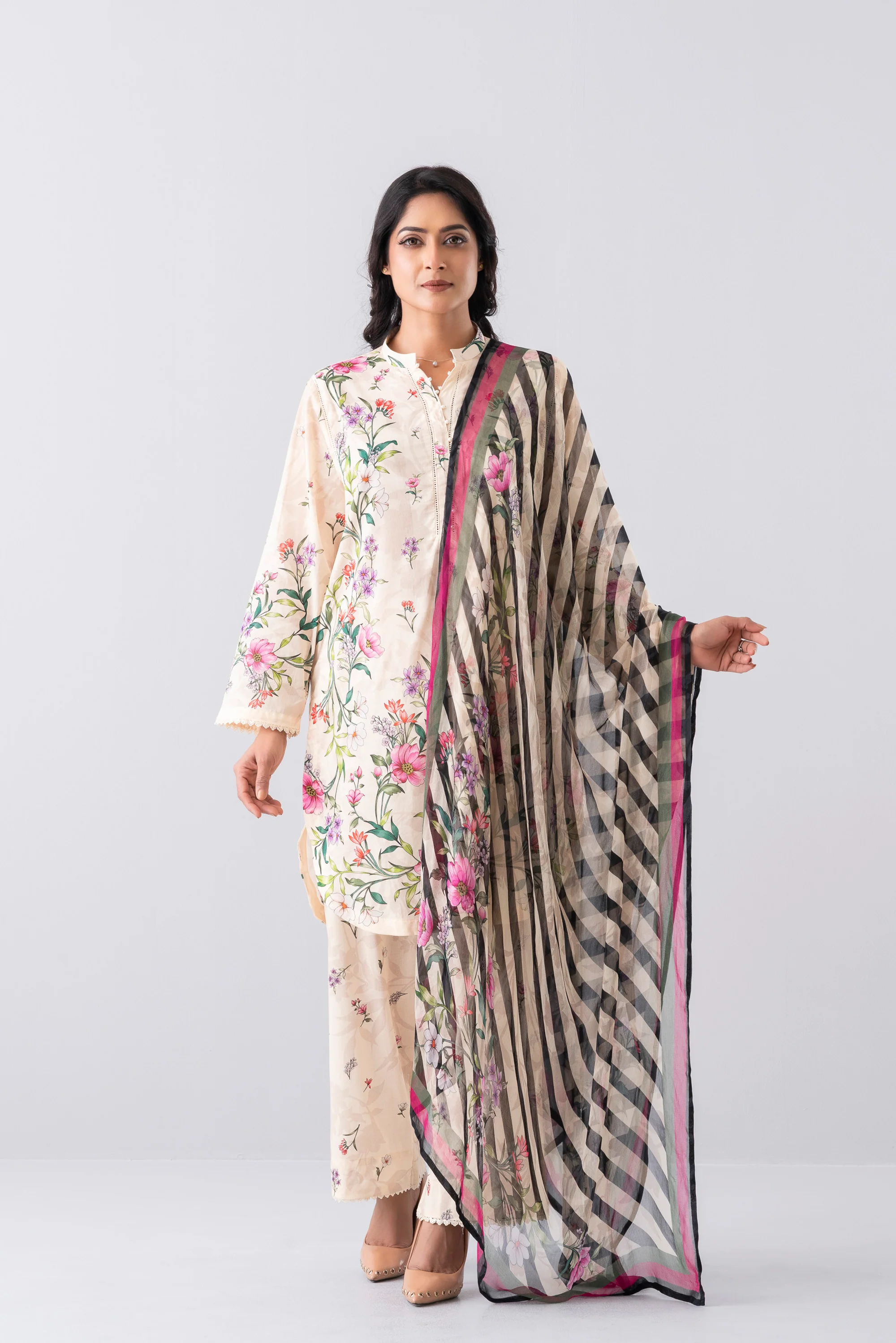 Relaxed Fit Printed Three-Piece Lawn with Chiffon Dupatta
