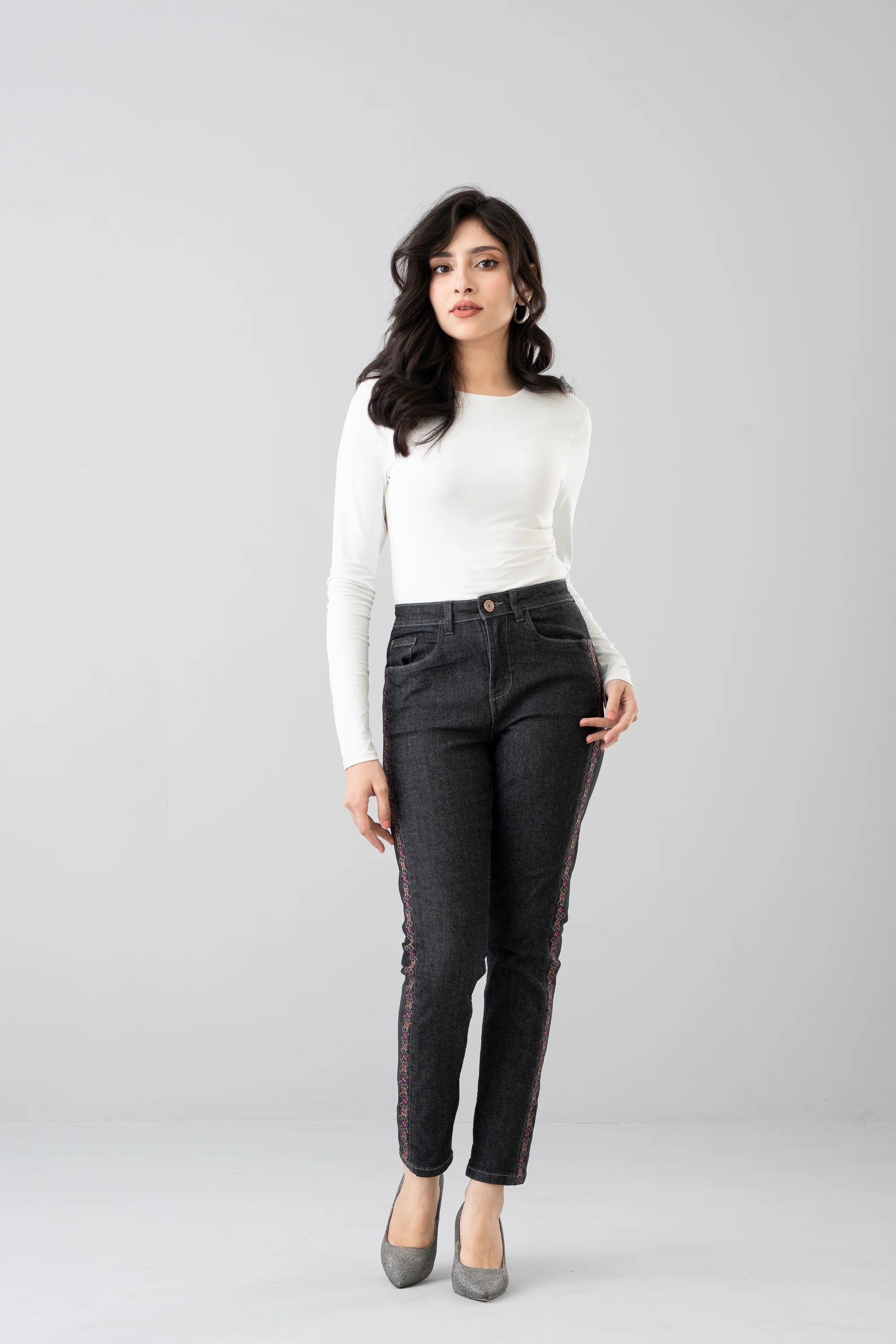Regular Fit Embroidered Jeans